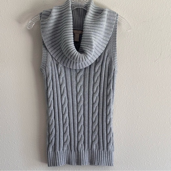Banana Republic Sweaters - EUC Banana Republic Light Gray Cable Knit Cowl Sweater Size XS Sleeveless